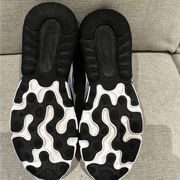 Nike Air 270 React White and Blue - Picture 5 of 8